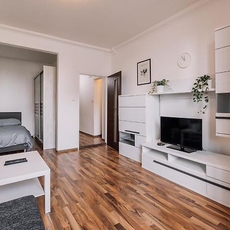 Cozy Apartment In Ruzinov Братислава Экстерьер фото